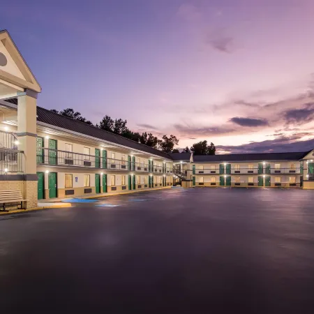 Super 8 by Wyndham Columbia