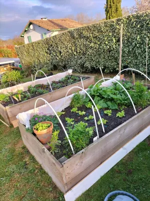 House with swimming pool near Bayonne - 10 minutes from the ocean Hotels in Tarnos