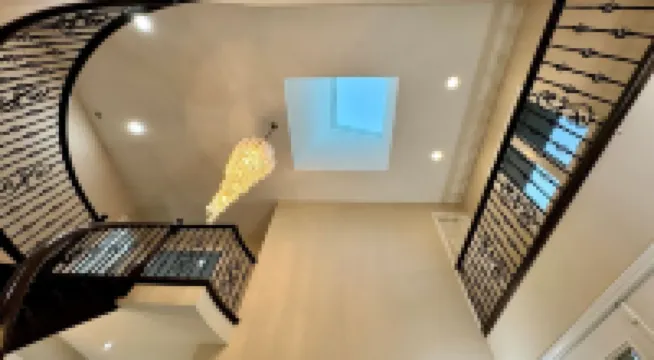 Massive Luxury Retreat w/Gym, Sauna & Games & More