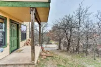 帶山景的葯物公園小屋租賃 - 2星級