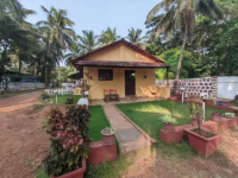 Vinsons Cottages Hotels in Colva