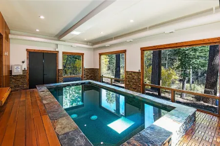 5 Bedroom Mountain Luxury Estate wIndoor Pool 5 acres
