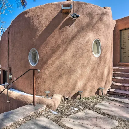 Chic Adobe-Style Bungalow in Historic Santa Fe!
