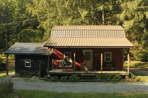 Cabin in Wayne National Forest with ride in/out access to Baileys Trail System