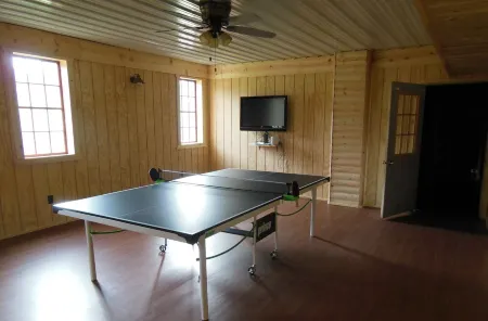 Country Cabin In The Heart Of Amish Country In Scenic Valley Near Canton, MN