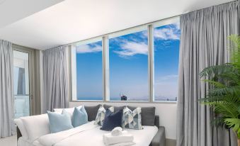 Lux the Sky View Suite Dubai Marina