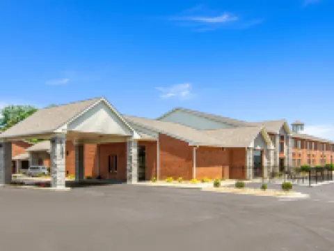 Clarion Pointe on the Lake Clarksville-South Hill West Hotels in Mecklenburg County