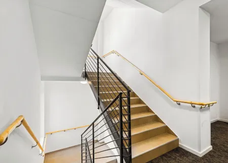 limehome Karlsruhe Kaiserstraße Отели рядом с достопримечательностью «Центр искусств и медиатехнологий»