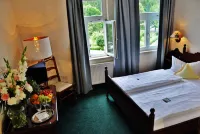 Flair-Hotel Waldfrieden فنادق في Masserberg