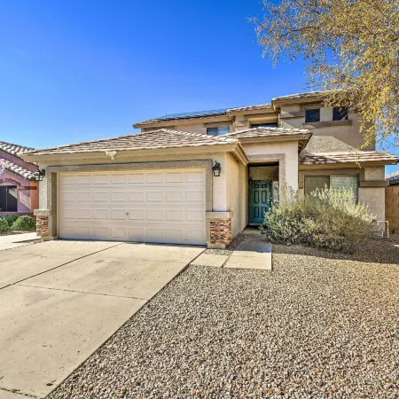 1 Mi to Surprise Stadium! Desert Poolside Oasis