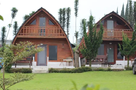 Shinta Corner Ranch and Resort Отели в г. Pangalengan