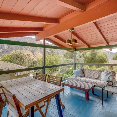 Scenic Kernville Getaway w/ Deck & Mountain Views!