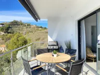 Apartment in Málaga with Sea Views & Pool