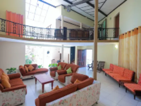 青檸機場中轉酒店 尼甘布酒店