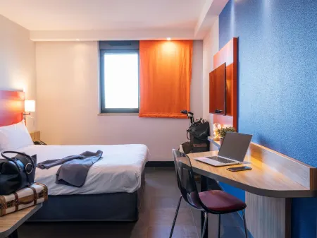 Ibis Styles Romans Valence Gare TGV
