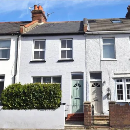 House - Sleeps 6 - Garden - Parking