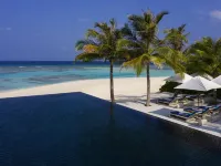 KUREDHIVARU RESORT & SPA MALDIVES - Pools
