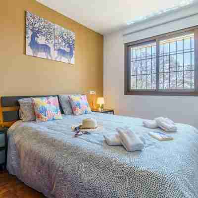 Sunny Tranquility with Pool - Happy Rentals Rooms