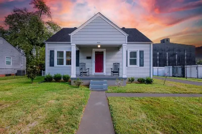 Charming 4Br w/ Fire Pit + Next to Barton 1792 Hotels near My Old Kentucky Home State Park