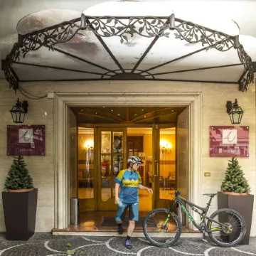 Ambasciatori Place Hotel