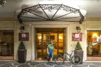 Ambasciatori Place Hotel Hotels near Peschio delle Cornacchie
