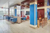 Holiday Inn Express & Suites EL PASO EAST-LOOP 375 by IHG - breakfast