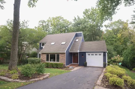 Gorgeous 4 Bdr Home in Popular Abbey Springs!