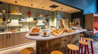 Greet Hotel Reims Tinqueux - breakfast