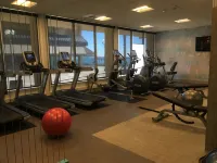 Crowne Plaza VENTURA BEACH by IHG - Gym