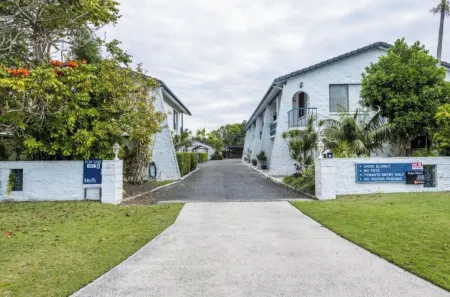 Lovely Iluka! Come whale spotting! Boat ramp, boat parking,barbi, jetty, pool.