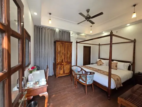 Haveli Dhandhupura Hotels in Mahua Khera