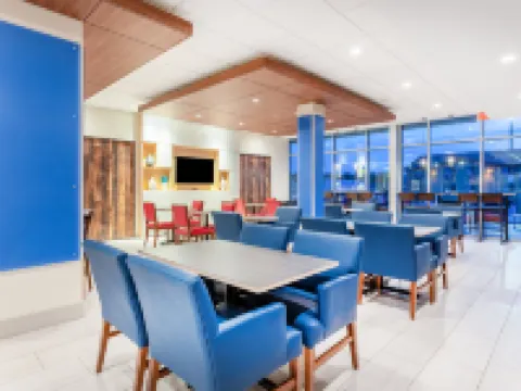 Holiday Inn Express & Suites SPRINGFIELD NORTH by IHG Hotels in Springfield