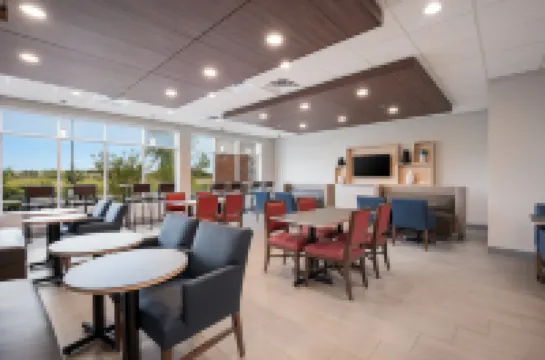 Holiday Inn Express & Suites CHICAGO - HOFFMAN ESTATES by IHG