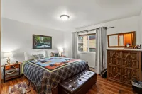 Home Away from home, fully/equipped, nearJBER, private parking <4 miles Downtown