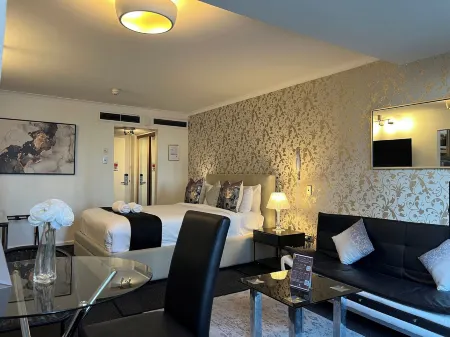 Sydney Hyde Park Private Apartments by Paxsafe