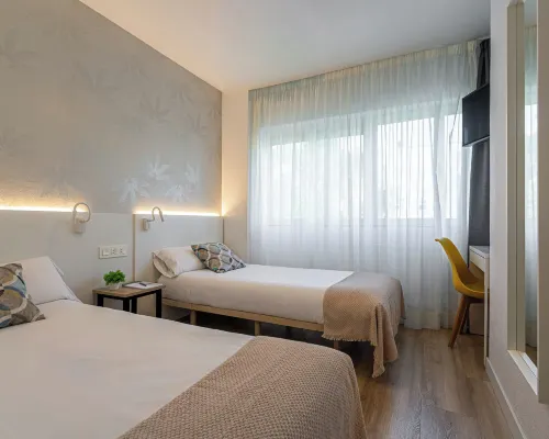 Iraipe Gorbea Auto Check-IN Hotel di Vitoria