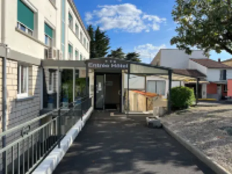 Brit Hôtel du Parc Niort Centre - ที่จอดรถฟรี