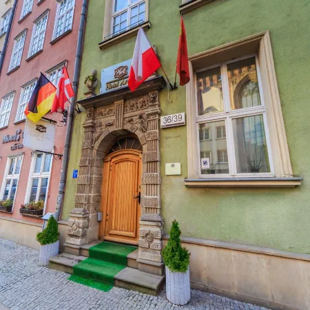 Hotel Artus - Old Town Отели рядом с достопримечательностью «Старая Ратуша»