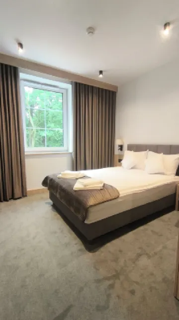 Dom Nazaret - Close to Airport 24h Hotels in 