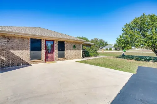 Clover House, Pool, Game Room