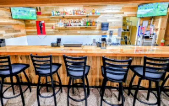 Katahdin Inn & Suites