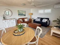 Broadwater Views, Secure Parking - 2 BDR Family sized, Long or Short stays Hotels in Labrador