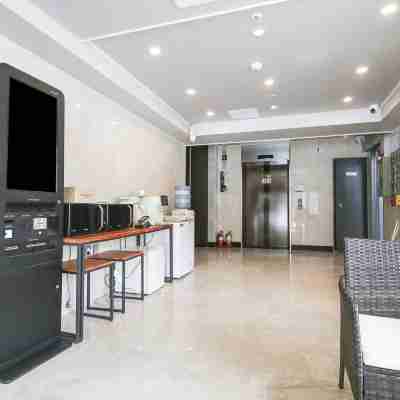 The on Tourist Hotel Dining/Meeting Rooms