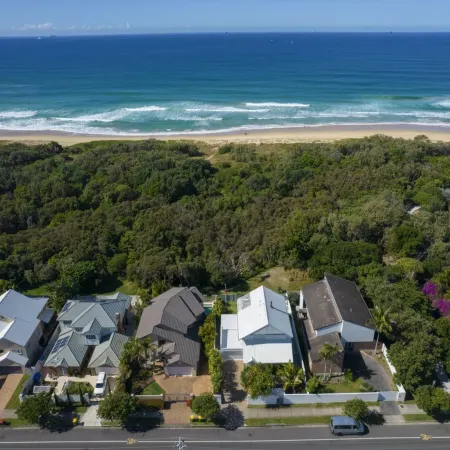 Beachfront 3-Bed with Private Pool & Fireplace