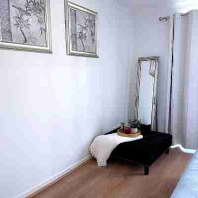 Stylish Inner-City Haven at The Gatsby Rooms