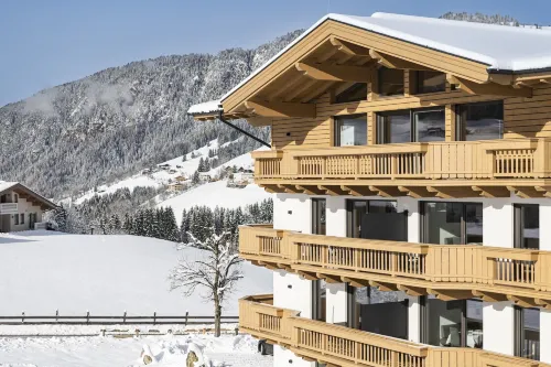 Alpine Apartment With Dream View & Garden Feeling - 3-Star