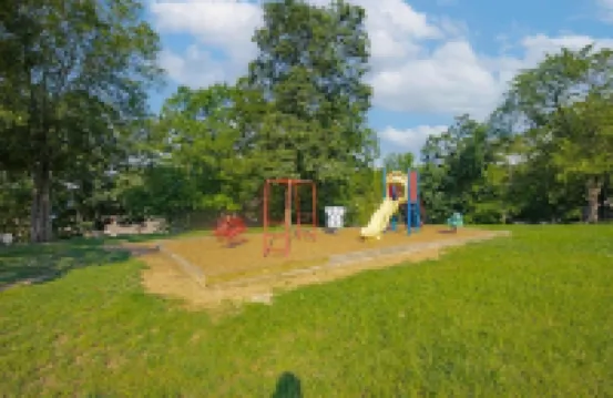 Lakefront Condo With 2 Pools, Courts, Trails & Patios at 12mm