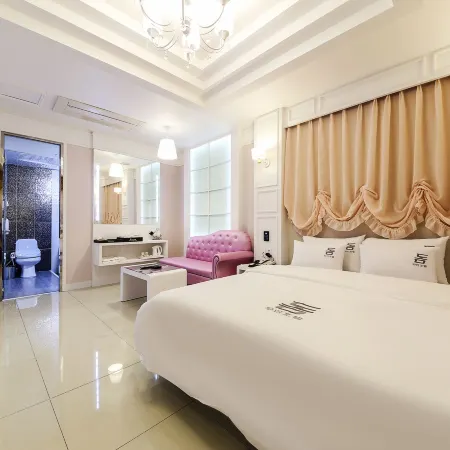 Dom Hotel