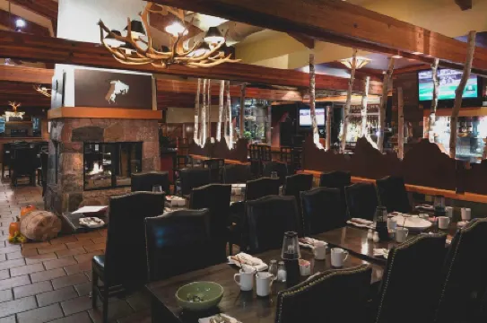 The Oakes Hotel Overlooking the Falls