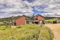 Mtn View Granby Condo w/ in-Unit Hot Tub! - Wifi